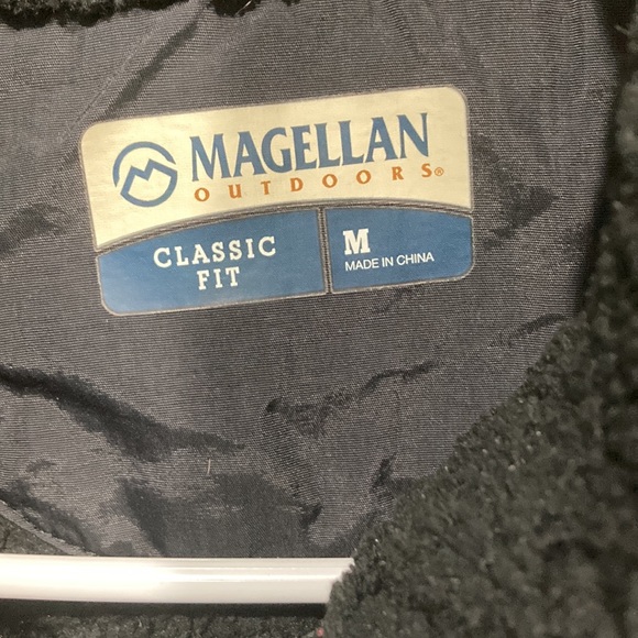 Woman’s Magellan Outdoors Black Pull Over - Picture 3 of 8